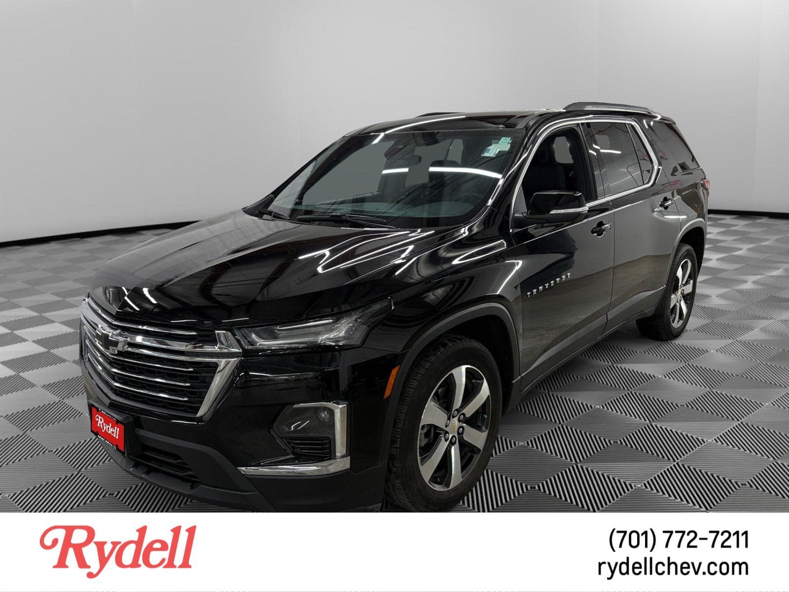 2023 Chevrolet Traverse LT Leather — photo 1 of 23