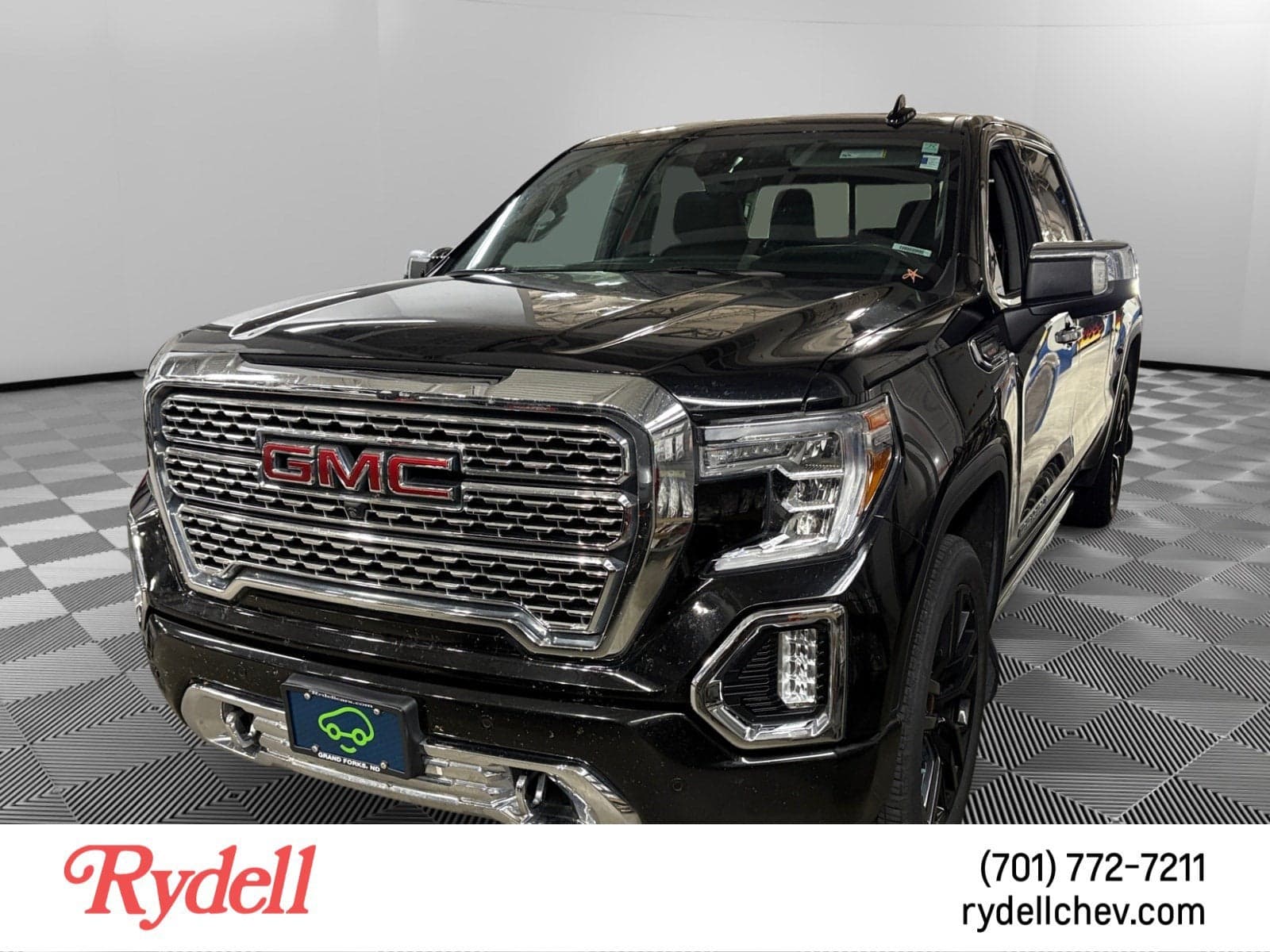 2020 GMC Sierra 1500 Denali — photo 1 of 6