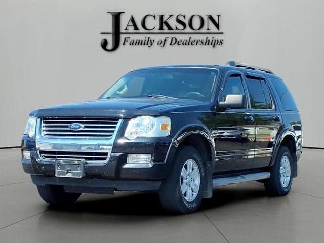 2010 Ford Explorer XLT — photo 1 of 21