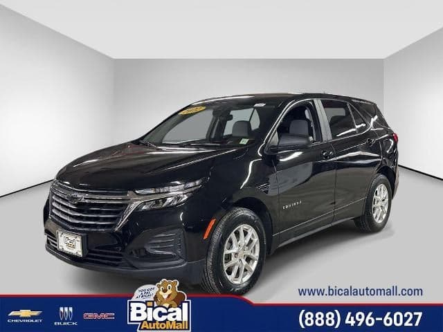 2022 Chevrolet Equinox LS — photo 1 of 45