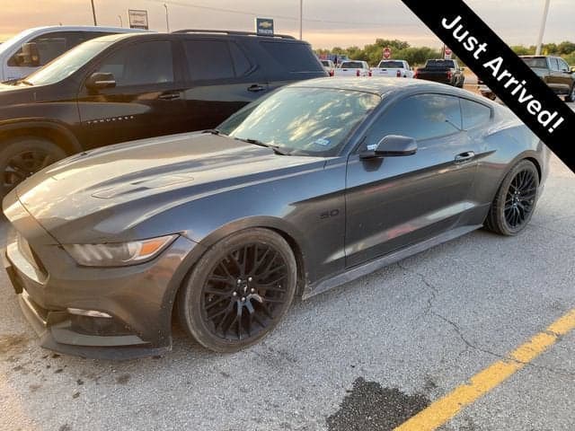 2017 Ford Mustang GT — photo 1 of 2