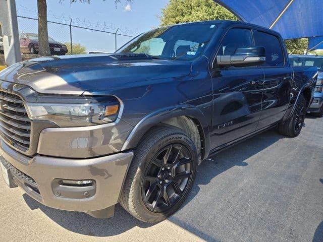 2025 RAM 1500 Laramie — photo 1 of 4