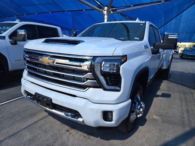 2025 Chevrolet Silverado 3500HD High Country — photo 1 of 4