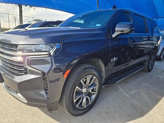 2023 Chevrolet Suburban LT — photo 1 of 5