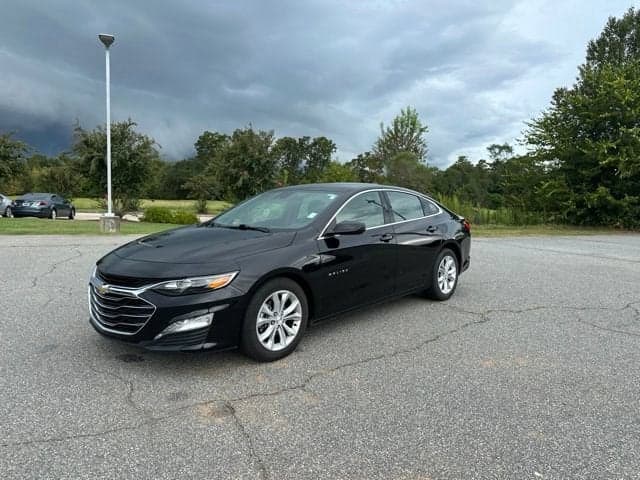2025 Chevrolet Malibu 1LT — photo 1 of 24