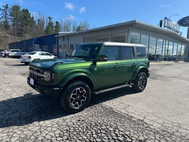 2022 Ford Bronco Outer Banks — photo 1 of 26