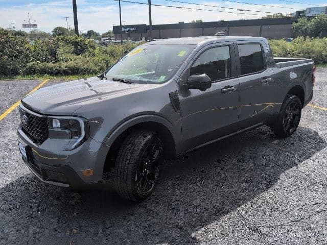 2025 Ford Maverick LARIAT — photo 1 of 34