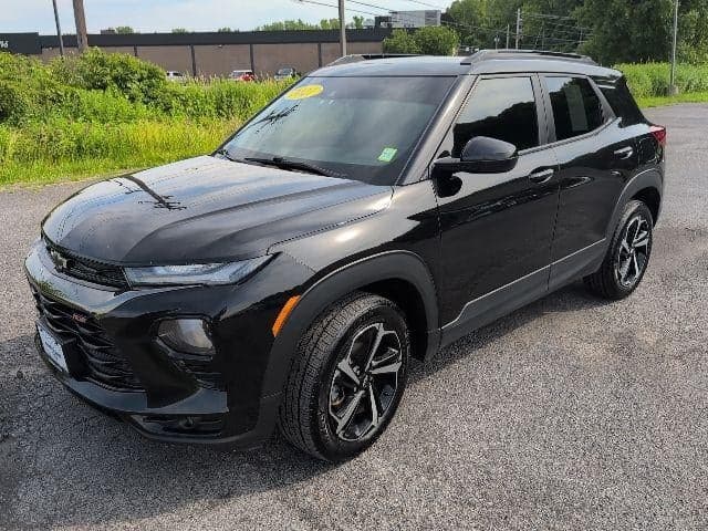 2021 Chevrolet Trailblazer RS — photo 1 of 32