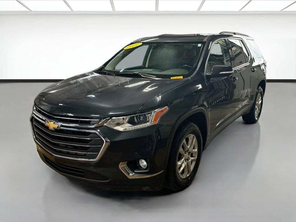 2021 Chevrolet Traverse LT Leather — photo 1 of 32
