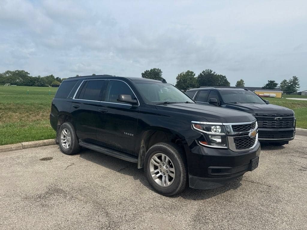 2019 Chevrolet Tahoe LT — photo 1 of 3