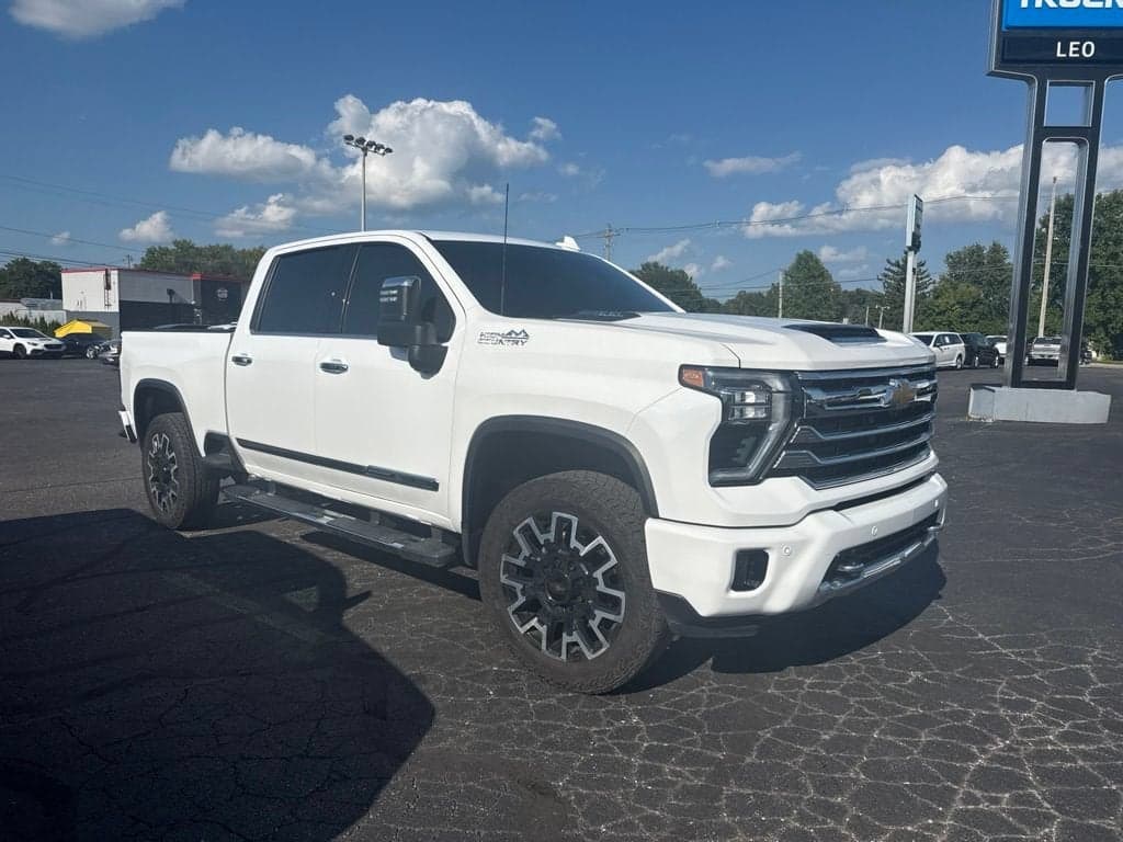 2025 Chevrolet Silverado 2500 HD High Country — photo 1 of 3