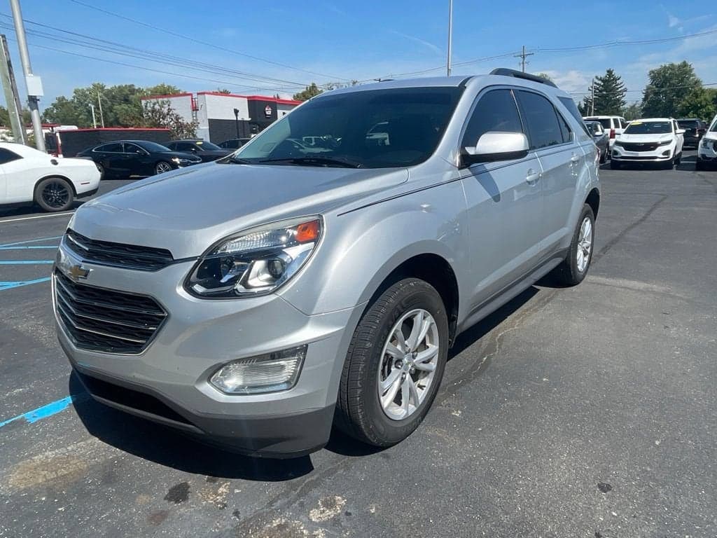 2017 Chevrolet Equinox LT — photo 1 of 9