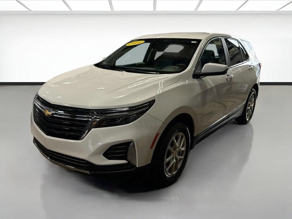 2023 Chevrolet Equinox LT — photo 1 of 30