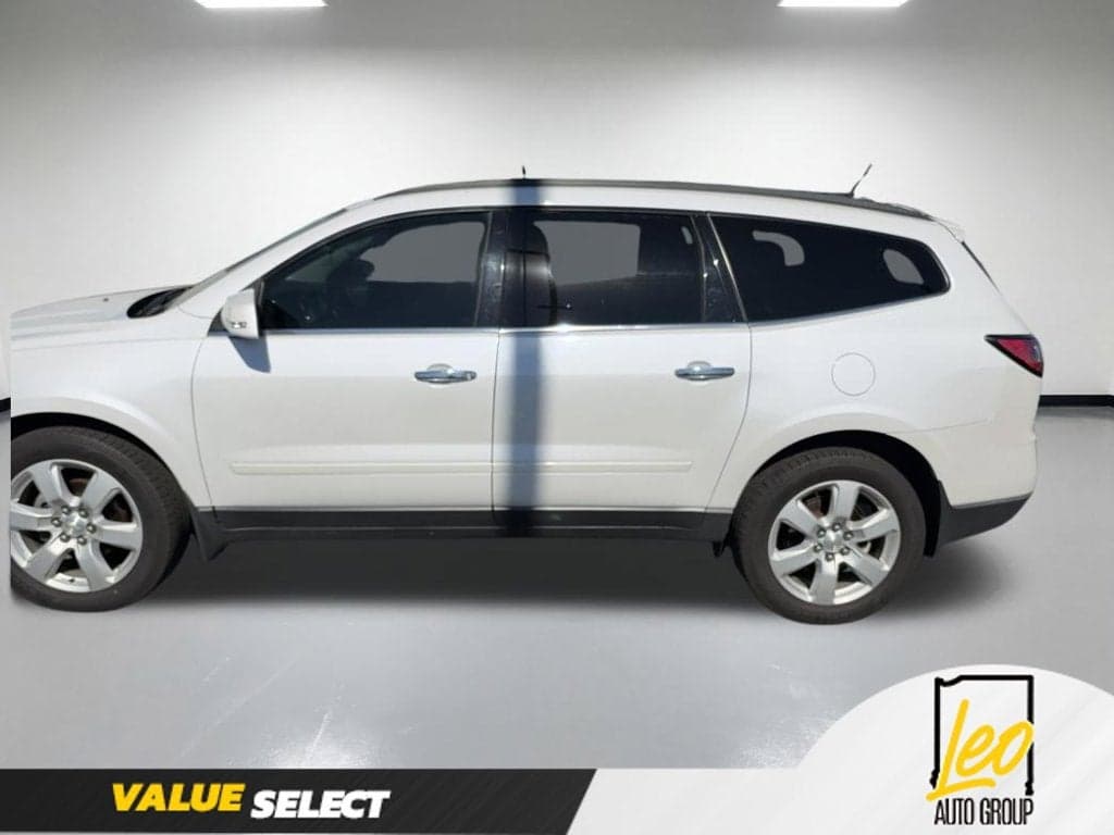 2016 Chevrolet Traverse LT — photo 1 of 5