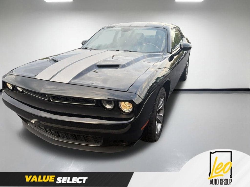2019 Dodge Challenger SXT — photo 1 of 13