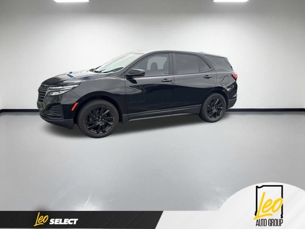 2023 Chevrolet Equinox LS — photo 1 of 33