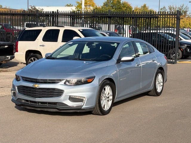 2017 Chevrolet Malibu LT — photo 1 of 5