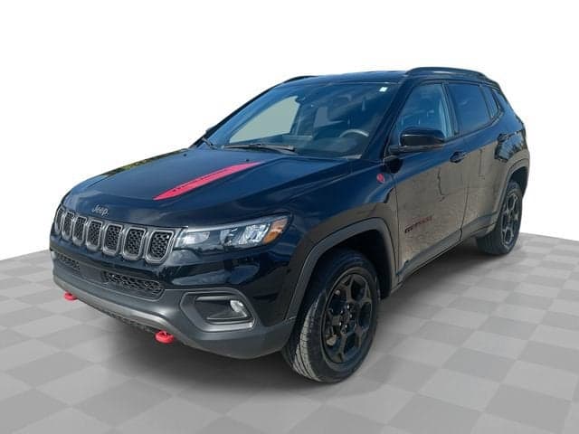 2023 Jeep Compass Trailhawk — photo 1 of 5