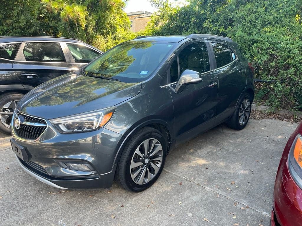 2017 Buick Encore Essence — photo 1 of 10