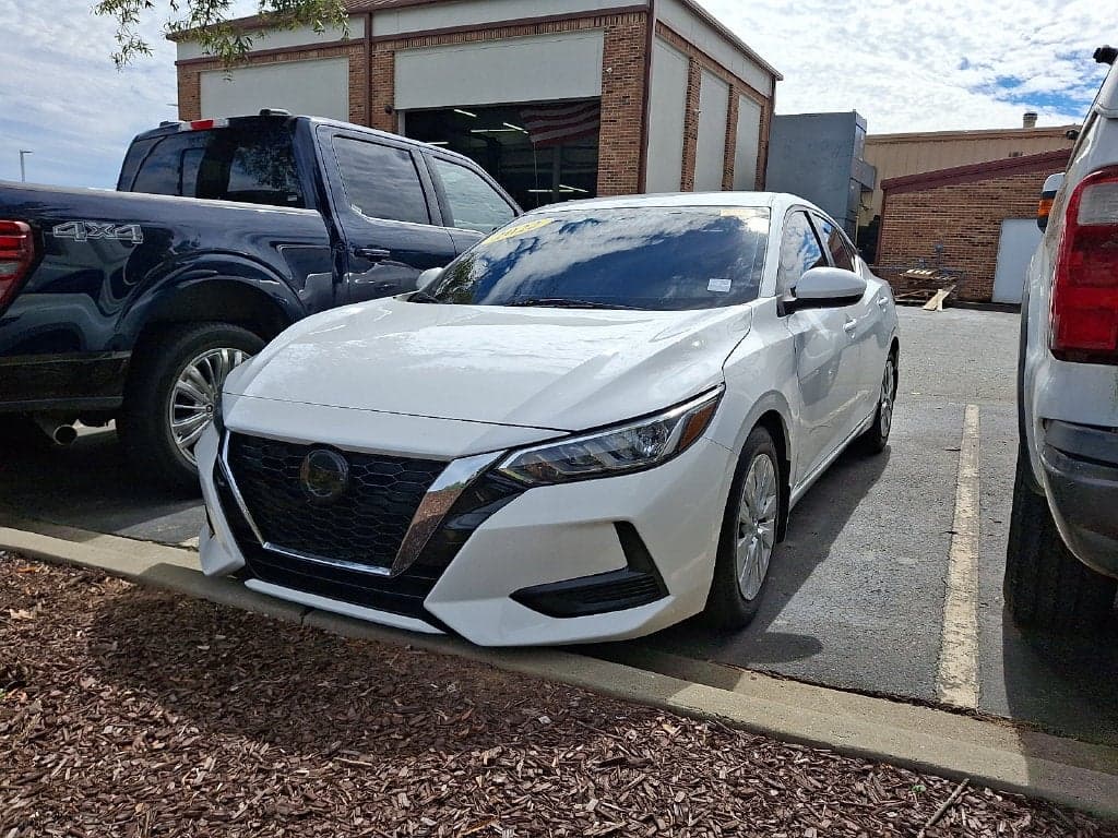 2022 Nissan Sentra S — photo 1 of 21