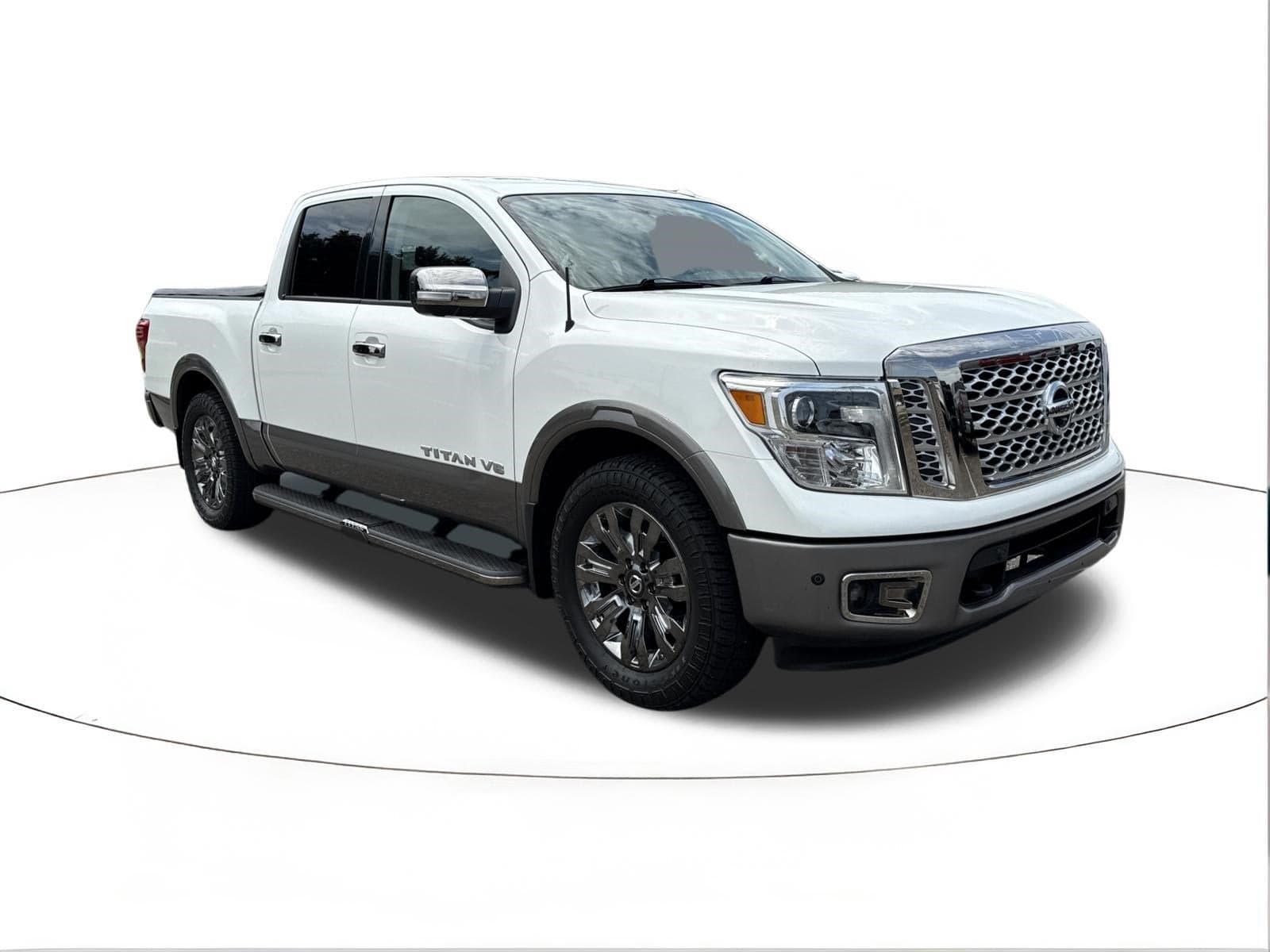 2018 Nissan Titan Platinum Reserve — photo 1 of 41