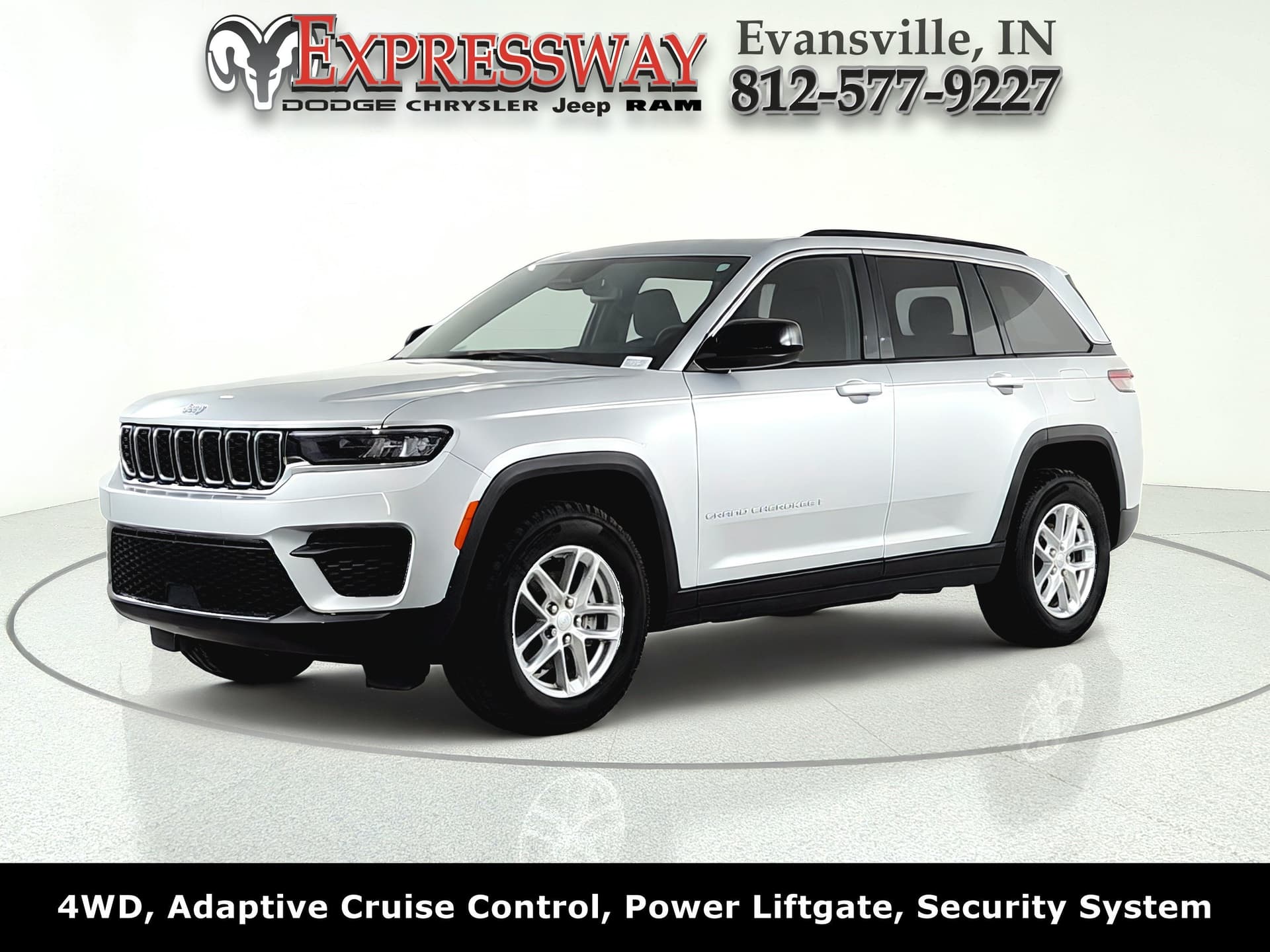 2024 Jeep Grand Cherokee Laredo X 4x4 — photo 1 of 53