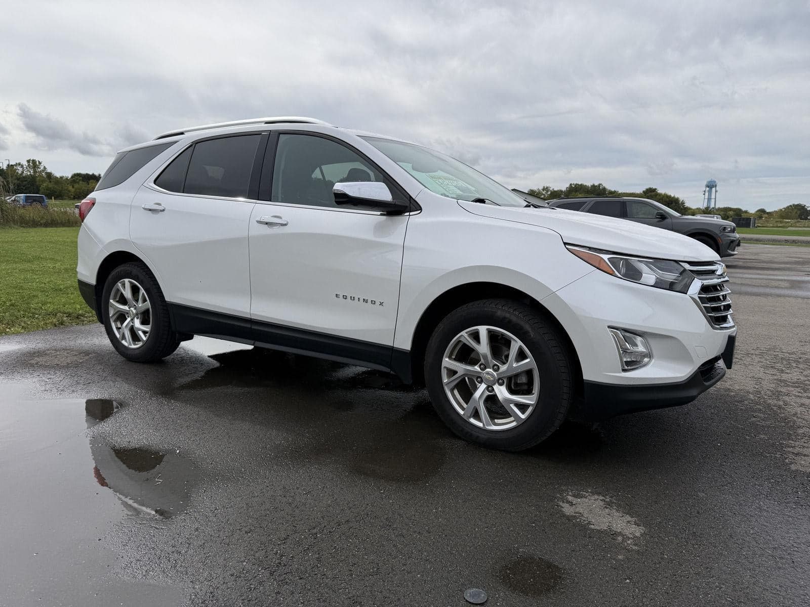 2020 Chevrolet Equinox Premier — photo 1 of 9