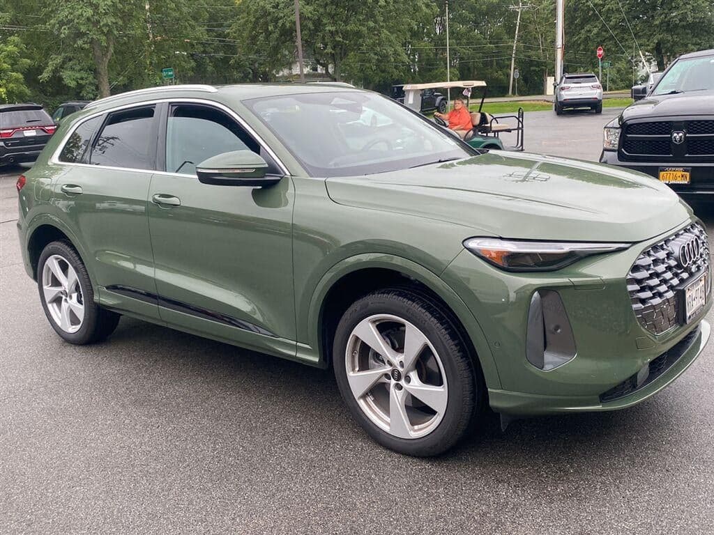 2025 Audi Q5 Premium Plus — photo 1 of 5