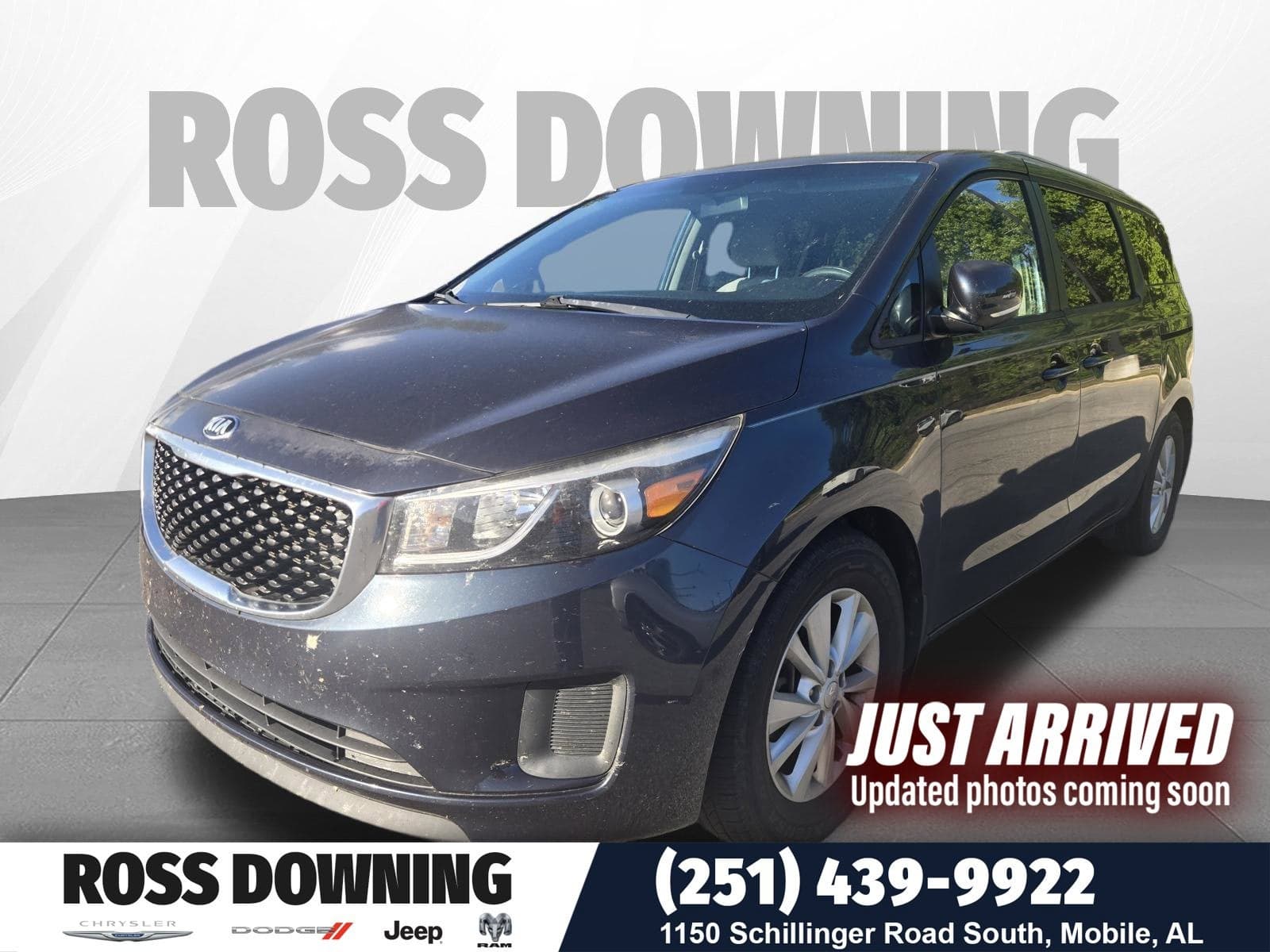 2016 Kia Sedona LX — photo 1 of 3