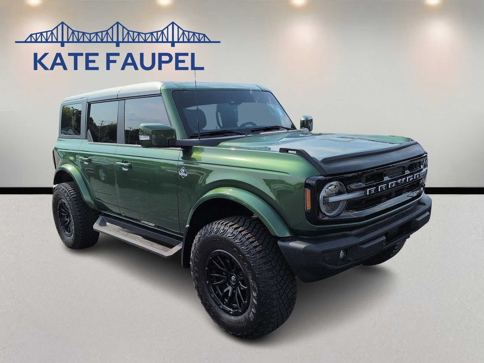 2024 Ford Bronco Outer Banks — photo 1 of 20