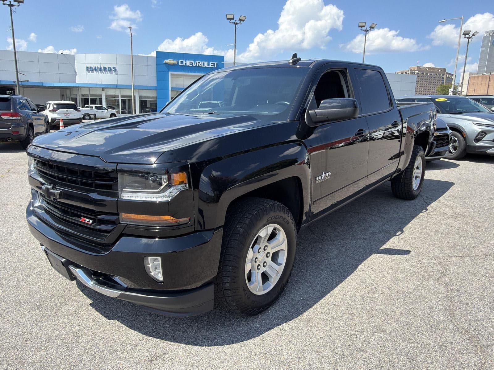 2018 Chevrolet Silverado 1500 LT — photo 1 of 22