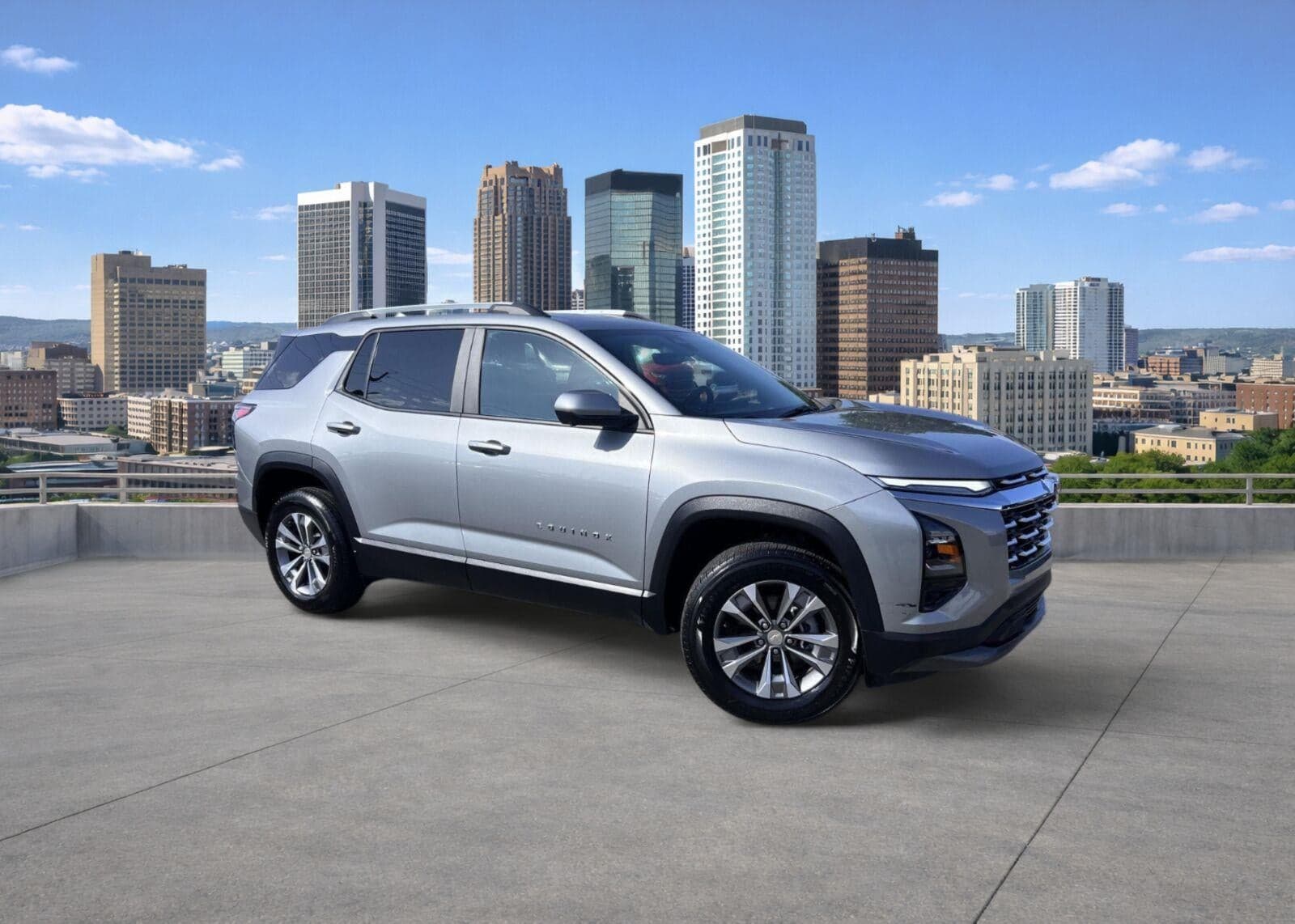 2025 Chevrolet Equinox LT — photo 1 of 8