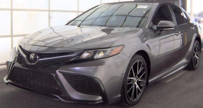 2023 Toyota Camry SE — photo 1 of 16