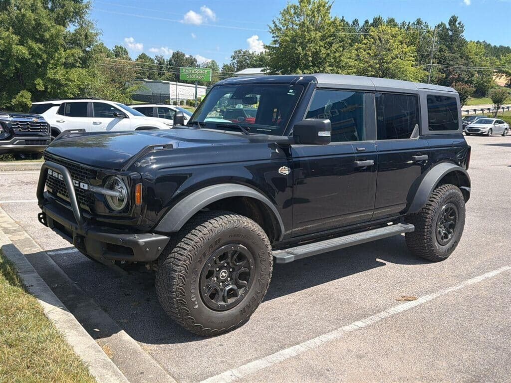 2023 Ford Bronco Base — photo 1 of 9