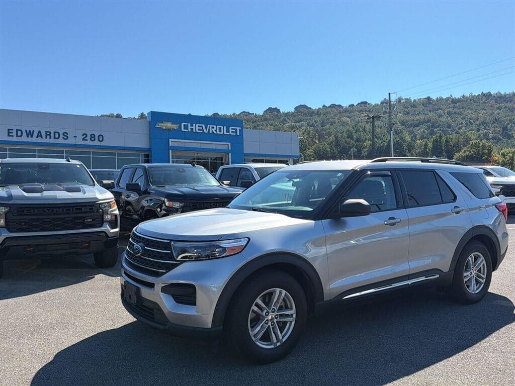 2022 Ford Explorer XLT — photo 1 of 5