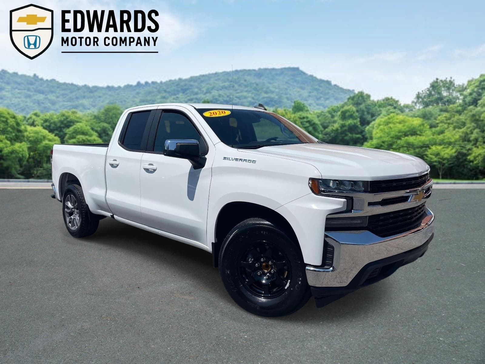 2020 Chevrolet Silverado 1500 LT — photo 1 of 31