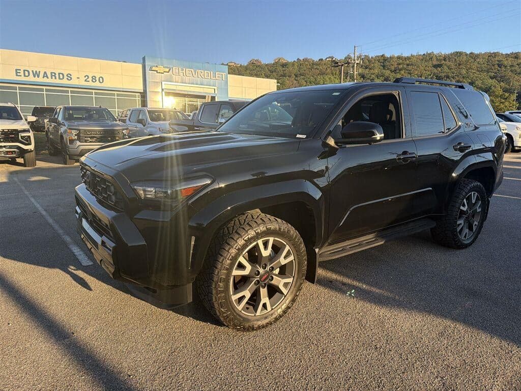 2025 Toyota 4Runner SR5 — photo 1 of 5