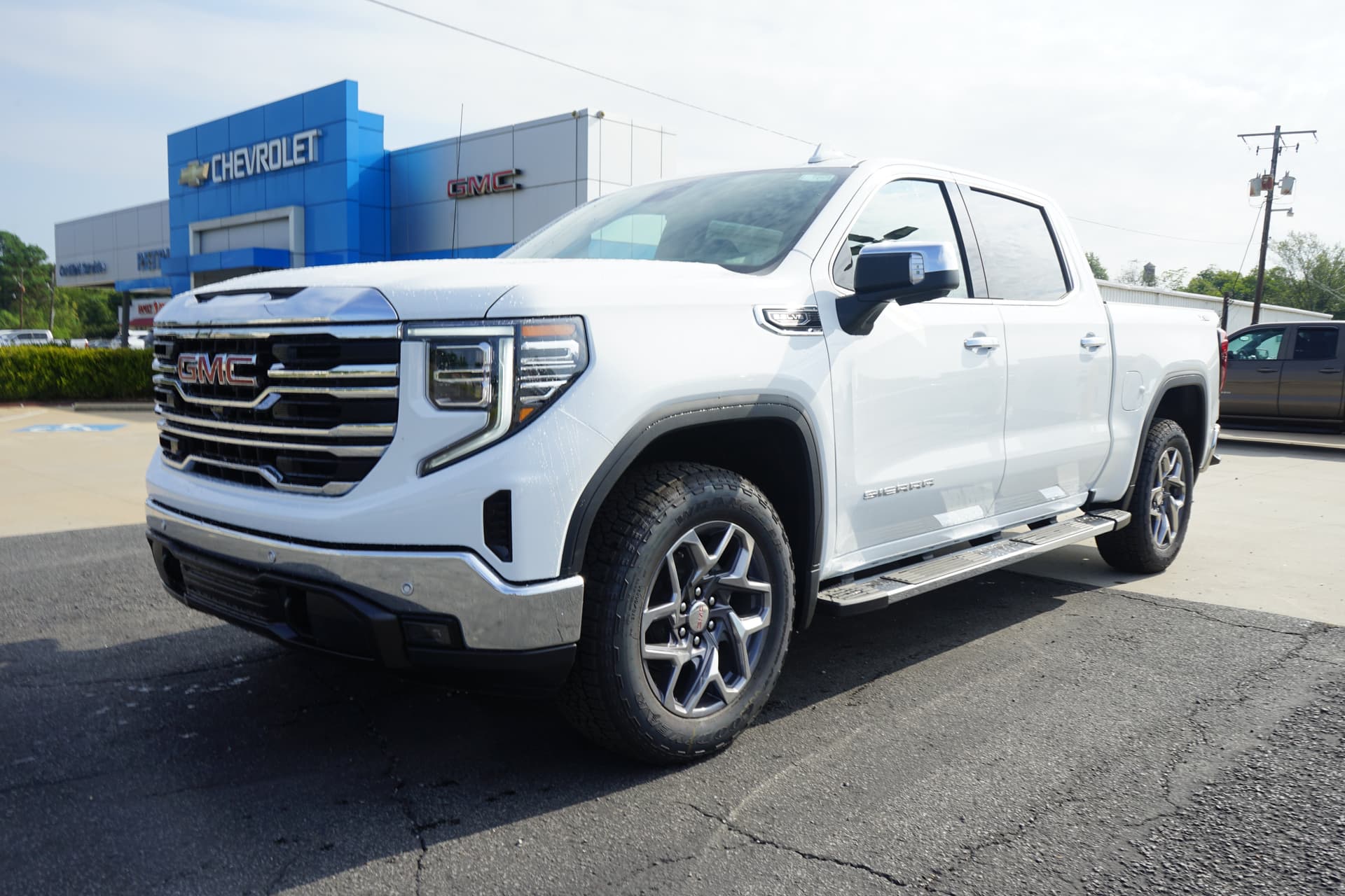 2026 GMC Sierra 1500 SLT — photo 1 of 34
