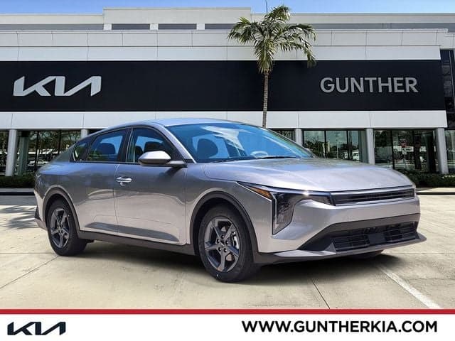2026 Kia K4 LXS — photo 1 of 28