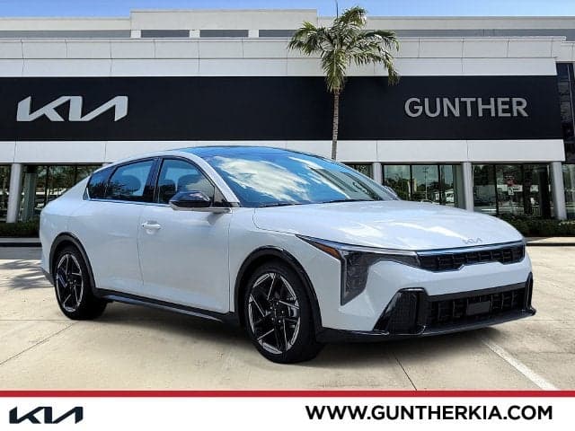 2027 Kia K4 GT-Line — photo 1 of 5