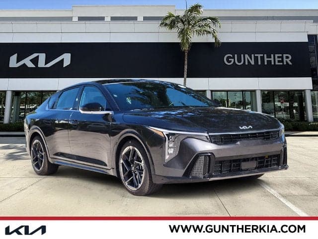 2027 Kia K4 GT-Line — photo 1 of 5