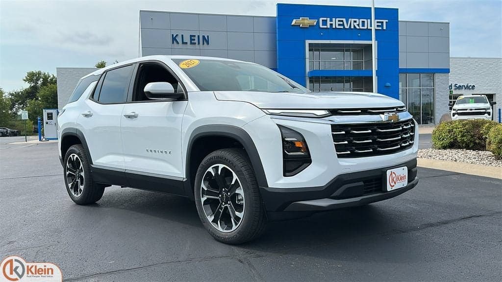 2027 Chevrolet Equinox LT — photo 1 of 33