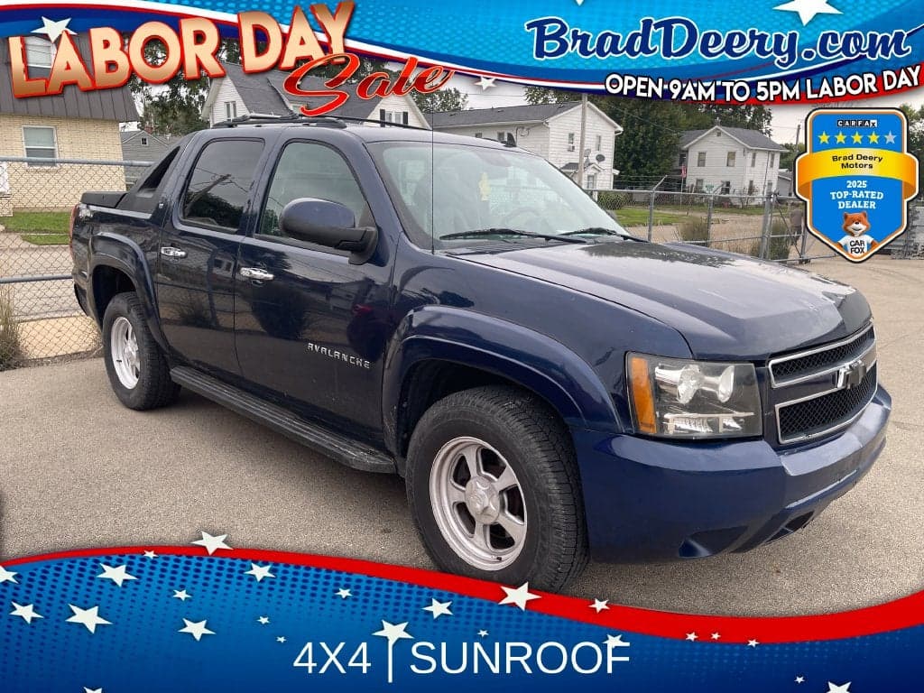 2011 Chevrolet Avalanche LT — photo 1 of 12