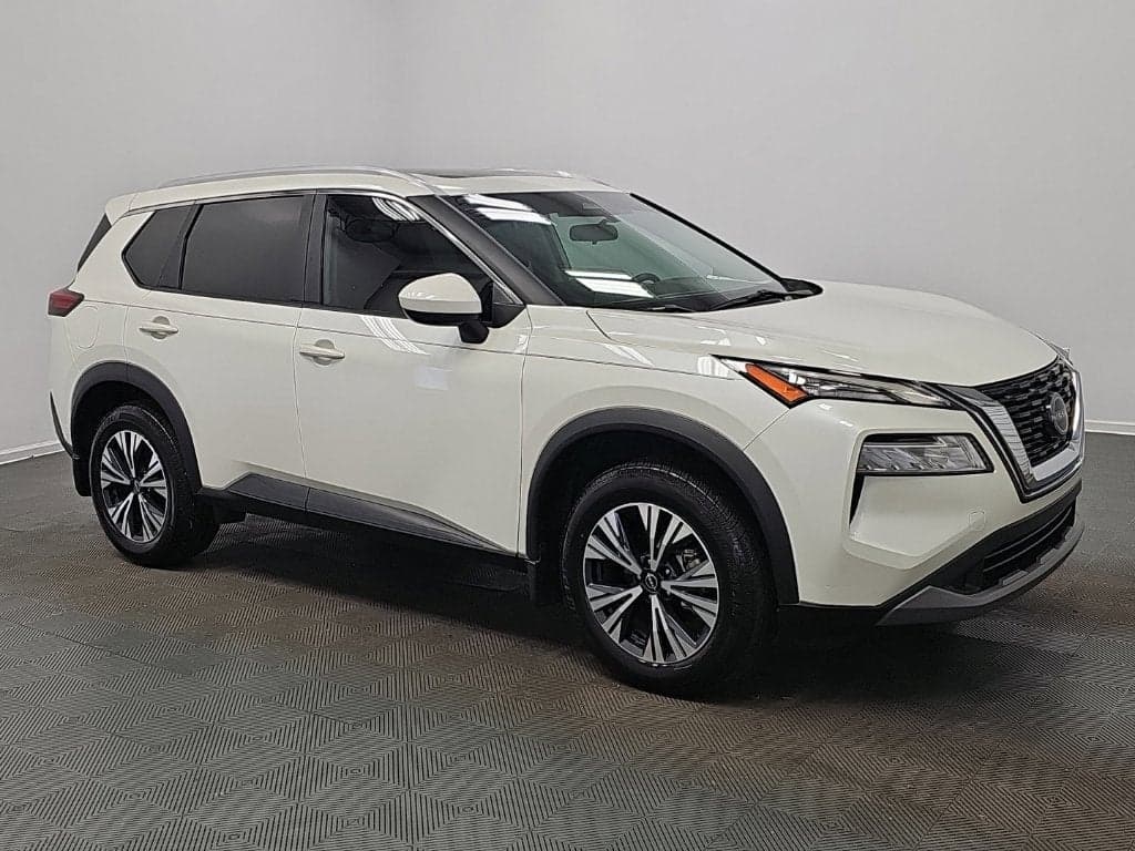 2023 Nissan Rogue SV — photo 1 of 5
