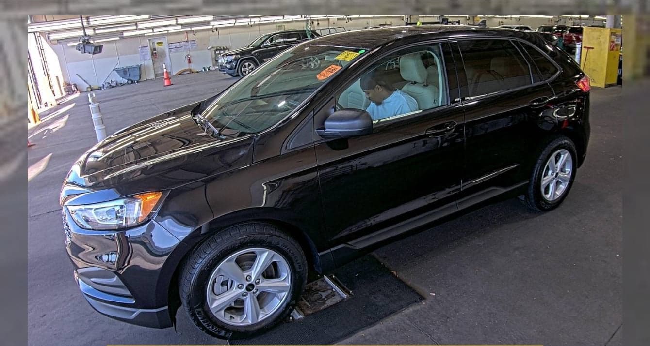 2023 Ford Edge SE — photo 1 of 2