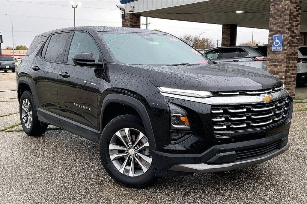 2026 Chevrolet Equinox AWD LT — photo 1 of 5