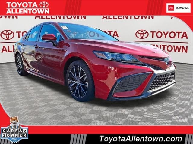 2023 Toyota Camry Hybrid SE — photo 1 of 12