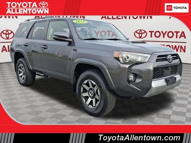 2022 Toyota 4Runner TRD Off-Road Premium — photo 1 of 32