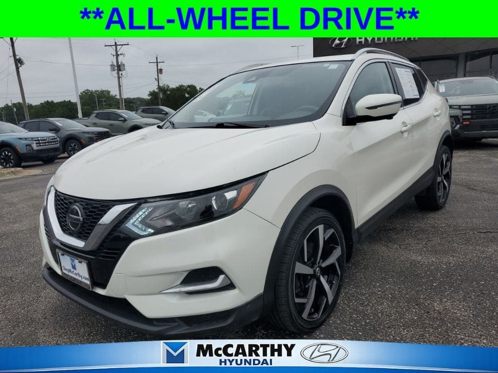 2020 Nissan Rogue Sport SL — photo 1 of 67