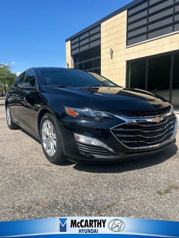 2023 Chevrolet Malibu LT — photo 1 of 8